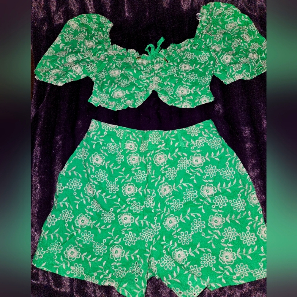 STUDIO F CROP TOP AND SHORT EMBROIDERED FABRIC